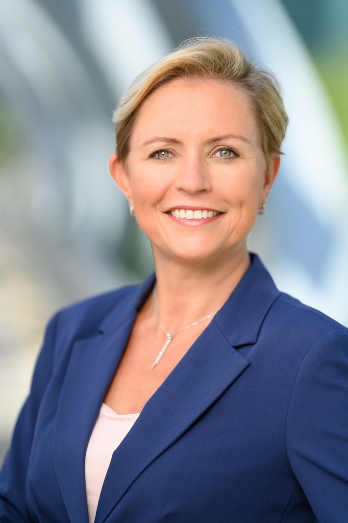 Wechsel an der Spitze der "Ecole Hôtelière de Genève ES": Susanne Welle tritt die Nachfolge von Alain Brunier an