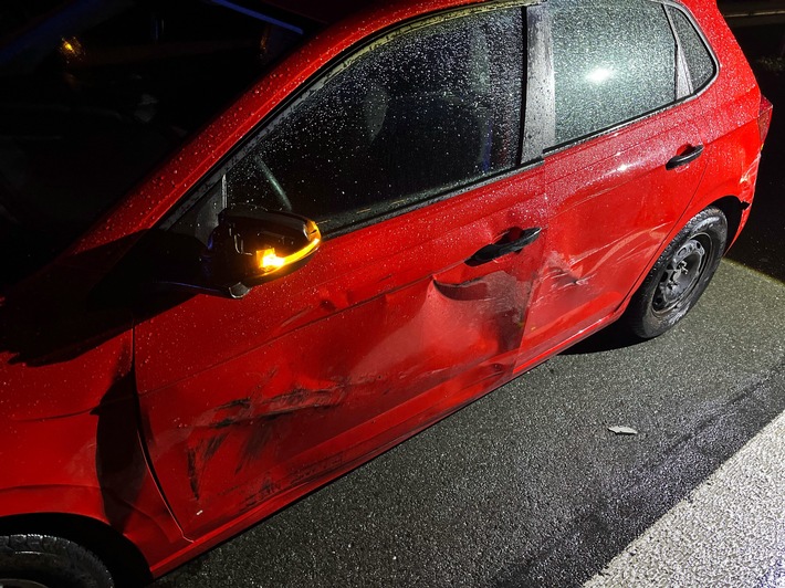 POL-BI: Zeugen nach Unfall zwischen LKW und PKW gesucht