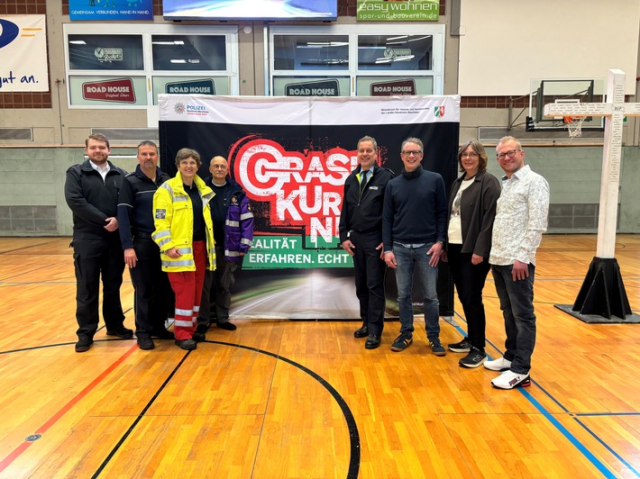 POL-PB: #LEBEN: "Crash Kurs NRW - Realität erfahren. Echt hart" - Der Titel ist Programm