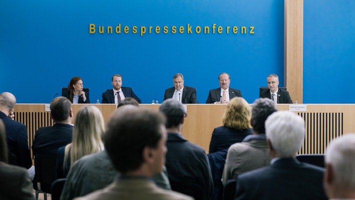 &quot;ZDF Magazin Royale präsentiert: Die Innenministerkonferenz&quot;. Ein fiktionales Special