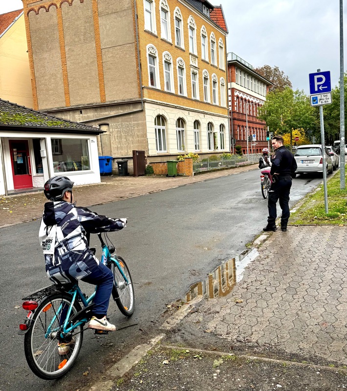 POL-HI: Erfolgreiche Fahrradprüfung an der Bürgerschule Alfeld - Zehn Kinder mit Bestnote