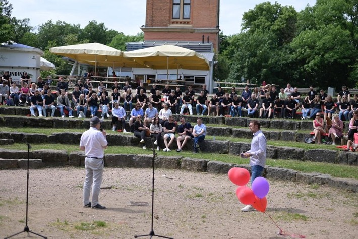 HessenChemie Presseinformation: Preisverleihung 24. Azubi-Wettbewerb