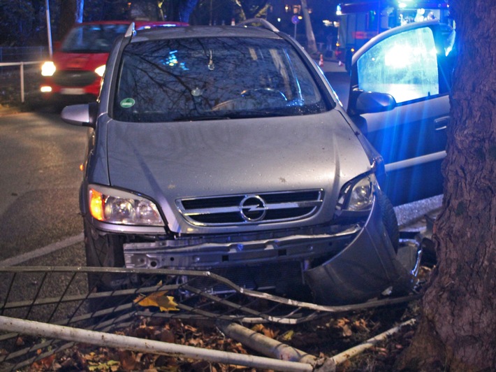 POL-ME: Unfallursache: Sekundenschlaf am noch dunklen Morgen?! - Ratingen - 2111121