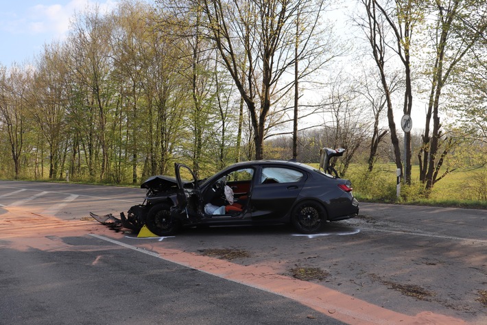 POL-ME: Bei Überführungsfahrt aus ungeklärter Ursache von der Fahrbahn abgekommen - Mettmann - 2304041