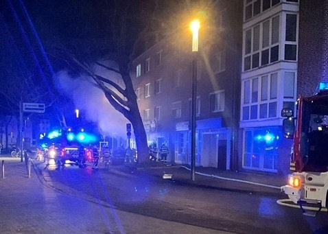 FW-GE: Brand in einem Restaurant
