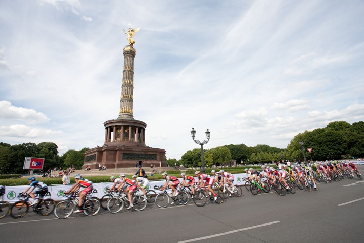 SKODA ist Motor beim Garmin Velothon Berlin 2013 (BILD)