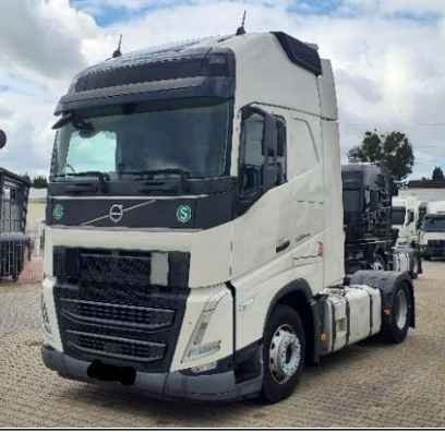 POL-H: Langenhagen: Zwei Sattelzugmaschinen im Wert von 180.000 Euro entwendet - Wer kann Hinweise geben?