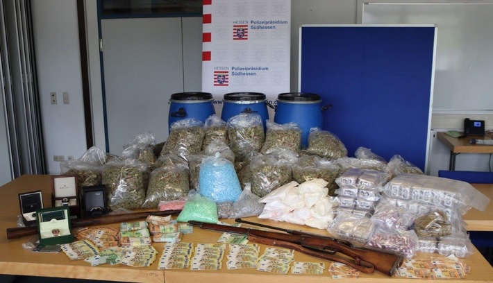 POL-DA: Kreis Groß-Gerau: Rauschgiftfahnder beschlagnahmen kiloweise Drogen-Vier Tatverdächtige in Haft