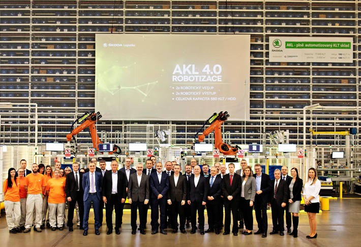 SKODA AUTO eröffnet Automatisches Kleinteilelager im Stammwerk Mladá Boleslav (FOTO)