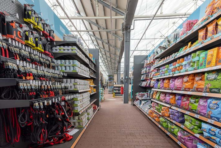 Alles an einem Ort: toom baut Shop-in-Shop Konzept mit ZooRoyal auf nahezu alle Standorte aus / Aktuelle forsa Studie beleuchtet Konsumverhalten bei Heimtierbedarf im Baumarkt