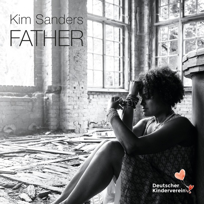 Eindringlicher Song über Misshandlung zum Internationalen Weltkindertag / Kim Sanders verarbeitet mit ihrem neuen Song das Trauma ihrer Kindheit