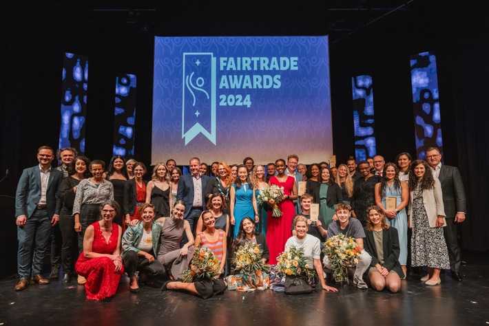 Fairtrade Awards 2024 / Weiterer Text über ots und www.presseportal.de/nr/52482 / Die Verwendung dieses Bildes für redaktionelle Zwecke ist unter Beachtung aller mitgeteilten Nutzungsbedingungen zulässig und dann auch honorarfrei. Veröffentlichung ausschließlich mit Bildrechte-Hinweis.