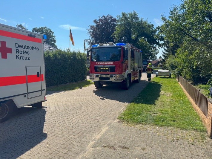 FW Flotwedel: Hilflose Person hinter Tür - Feuerwehr schafft Zugang für Rettungsdienst