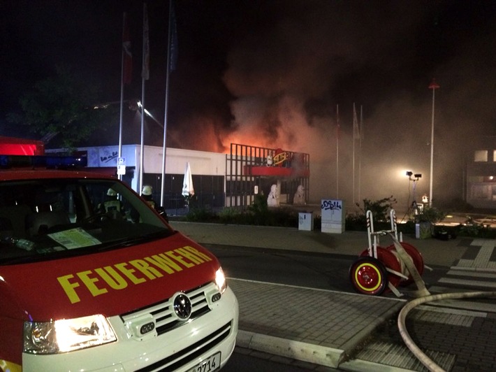 FW-HAAN: Brand in einem Restaurant an der Landstraße