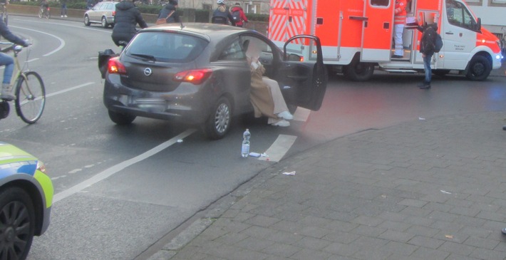 POL-MS: Erneuter Abbiegeunfall - Autofahrer nimmt Radfahrer die Vorfahrt und verletzt ihn leicht
