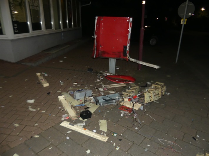 POL-MI: Zigarettenautomat gesprengt: Polizei sucht Zeugen