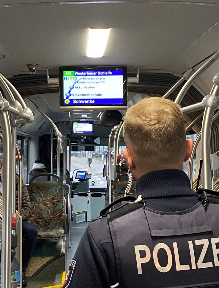 POL-HA: Uniformierte Polizeibeamte begleiten Bus in Wehringhausen
