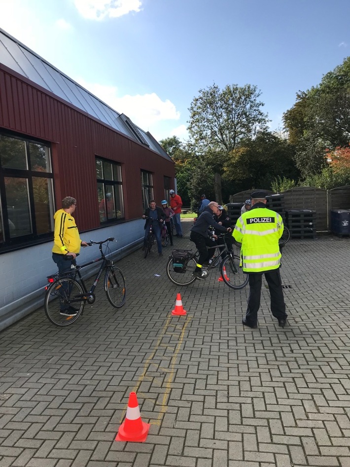 POL-LER: ++ Emden - Verkehrssicherheitstraining mit dem Fahrrad für Menschen mit Teilhabeeinschränkungen ++