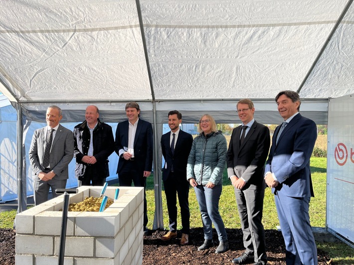 Press Release: Ceremonial laying of the foundation stone at Brembo SGL Carbon Ceramic Brakes (BSCCB) at the SGL Carbon site in Meitingen