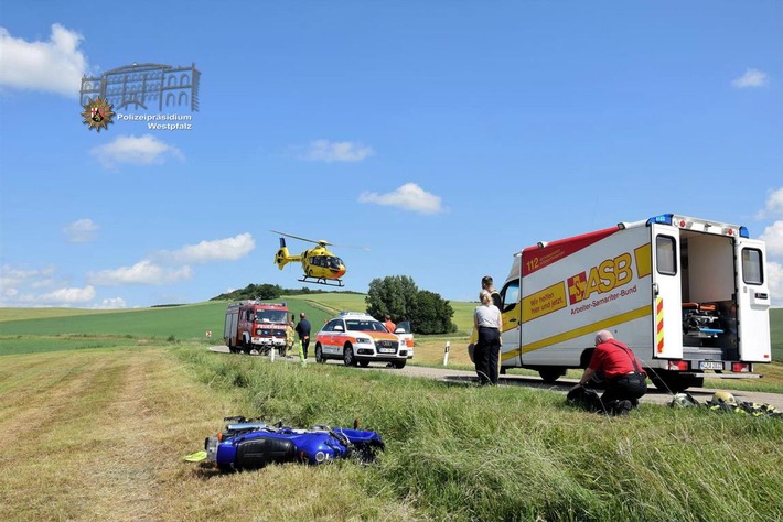 POL-PPWP: Motorradfahrerin fliegt durch die Luft