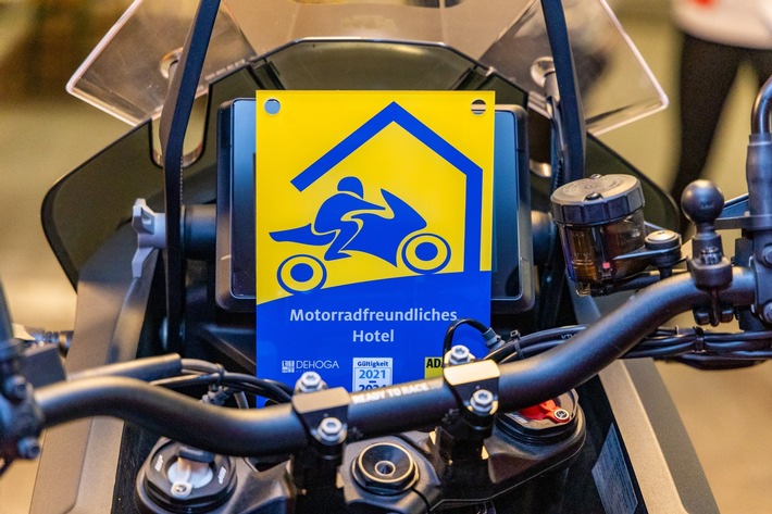 Pressemeldung - ADAC und DEHOGA zeichnen erste "Motorradfreundliche Hotels" in Hessen aus