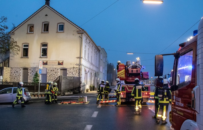 FW-BO: Wohnungsbrand in Wattenscheid - Zwei Personen werden durch Brandrauch verletzt
