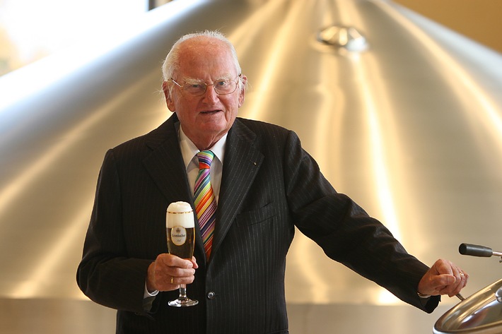 Dr. h.c. Friedrich Schadeberg, Seniorchef der Krombacher Brauerei, wird 90 (mit Bild)