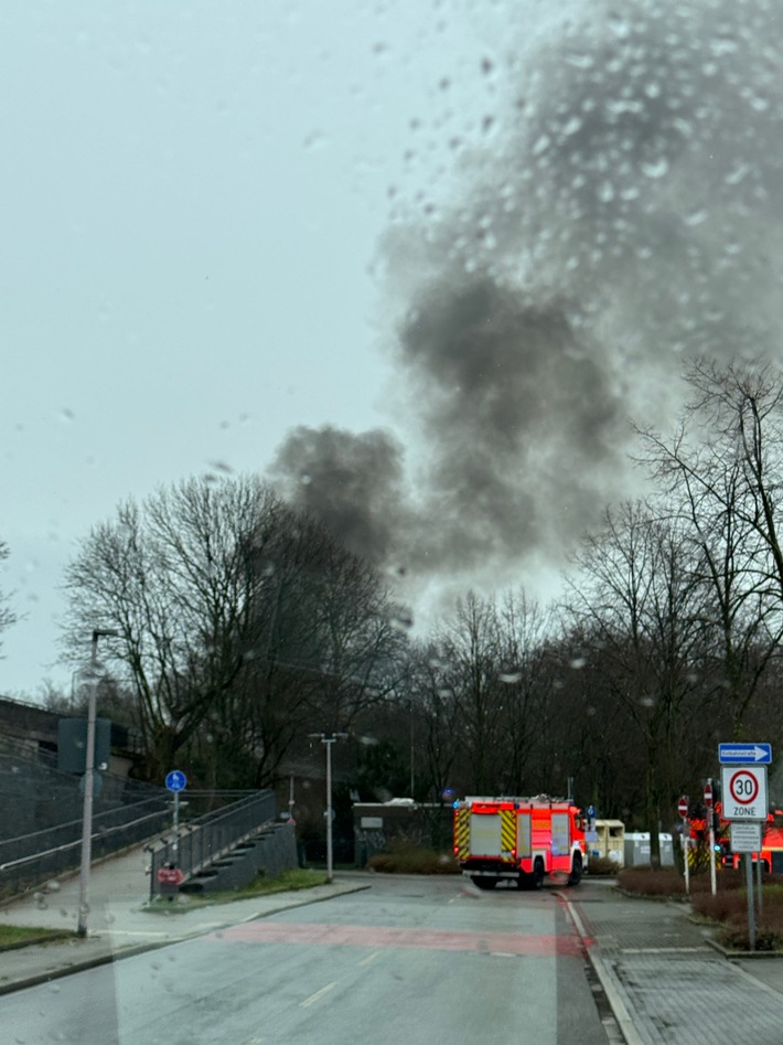 FW-MH: Brand einer Schlafstätte in der MüGa