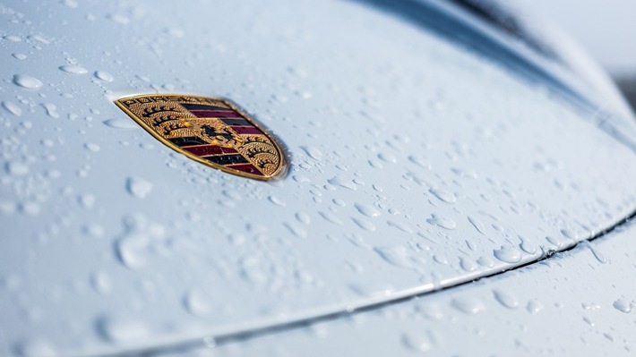 Porsche-Rückruf: 7000 Fahrzeuge vom Modell Cayenne im Diesel-Abgasskandal betroffen / Dr. Stoll &amp; Sauer rät zur Klage
