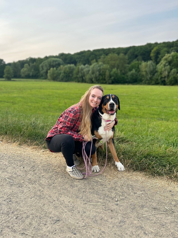 Warum die Hündin Snickers ihre Lebensfreude verlor... und dank moderner Schmerztherapie wieder zurückgewann / Wie eine frühzeitige Diagnose und die richtige Therapie Hunden mit Arthrose helfen können