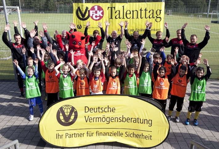 Deutsche Vermögensberatung (DVAG) und 1. FC Kaiserslautern: DVAG-Talenttag 2011 - Sichtungstag für Nachwuchskicker (mit Bild)