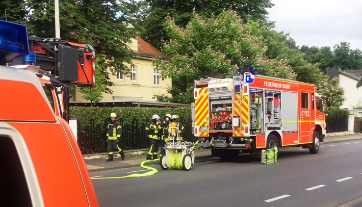 FW-BN: Küchenbrand in Bonn-Lannesdorf - Bewohner blieb unverletzt