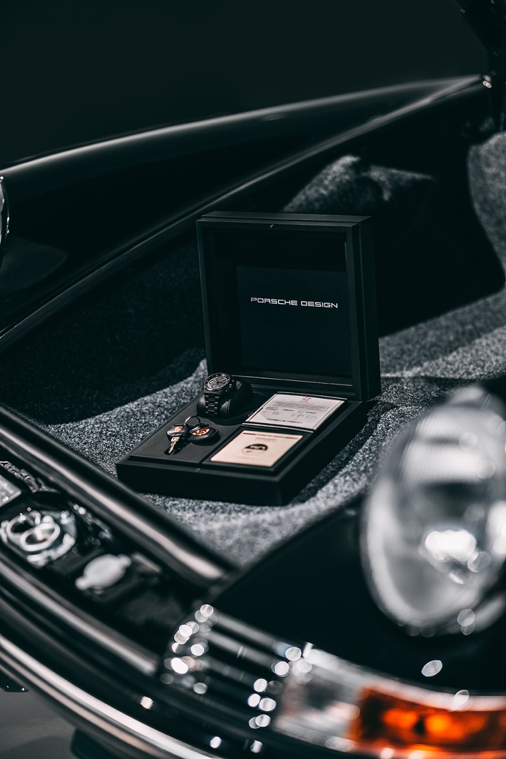 Porsche Design x Sotheby´s Box_Targa_Timepiece.jpg