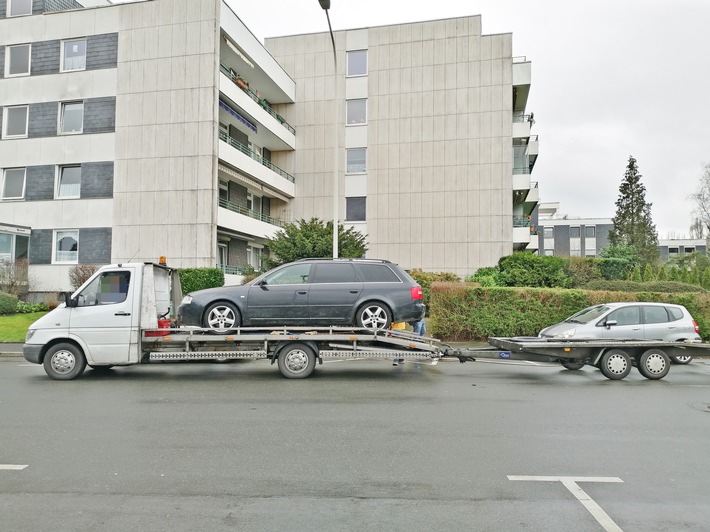 POL-ME: Hohe Strafe: Polizei zieht völlig überladenen Auto-Transporter aus dem Verkehr - Hilden - 2002178