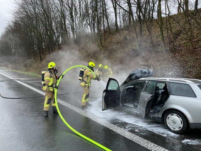 FW Ratingen: Ratingen-Ost, BAB 3, 07.01.22, 15:32 Uhr