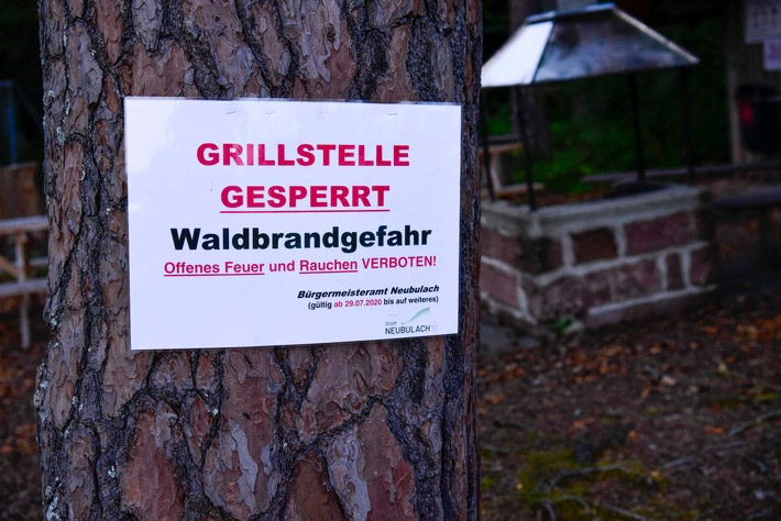 KFV-CW: Feuerwehren und der Kreis Calw weisen auf eine derzeit hohe Brandgefahr in den Wäldern hin.