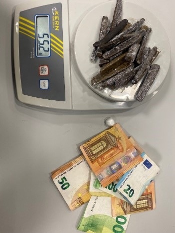 BPOL NRW: Düsseldorf Hbf - Bundespolizei beschlagnahmt 55 Gramm Haschisch +++Foto+++