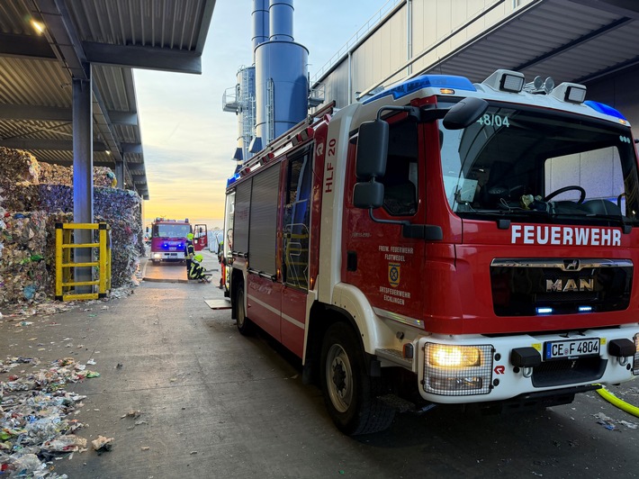 FW Flotwedel: Schwelbrand in Maschine sorgt für Feuerwehreinsatz in Eicklingen