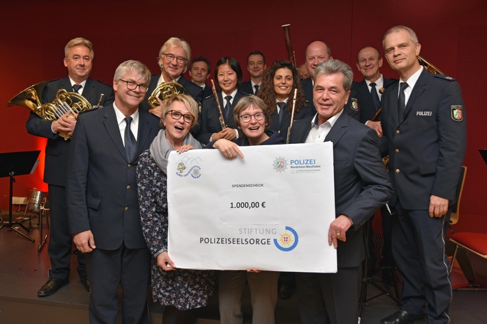 POL-BN: Weihnachts-Benefizkonzert - 1000 Euro für die Stiftung Polizeiseelsorge