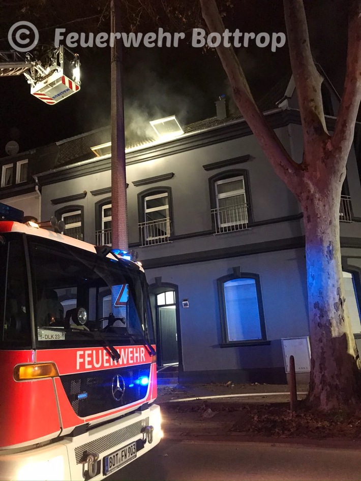 FW-BOT: Aufwändige Löscharbeiten bei Wohnungsbrand in Batenbrock