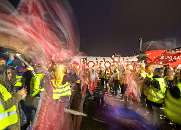 BLOGPOST Shortlist PR-Bild Award 2018: "Last Call: Air Berlin" bringt Freude und Stolz der MitarbeiterInnen zum Ausdruck