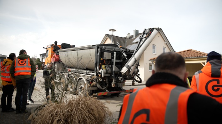 Auf den Punkt gebracht: Deutsche GigaNetz führt innovatives Verfahren zum Asphalteinbau ein