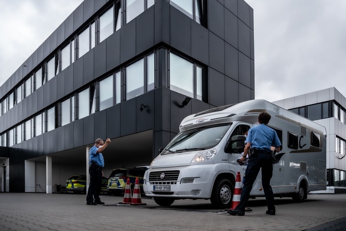 POL-WE: Für "alte Hasen" und Camping-Neulinge - mit der Polizei sicher in den Urlaub. Kostenloser Service für Wohnwagen- und Wohnmobilnutzer in Butbzach.