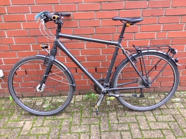 POL-NE: Polizei stellt mutmaßlich gestohlenes Trekkingbike sicher - Eigentümer gesucht (Foto anbei)