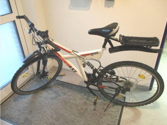 POL-WL: Polizei ermittelt gegen mutmaßliche Fahrraddiebe - Eigentümer gesucht
