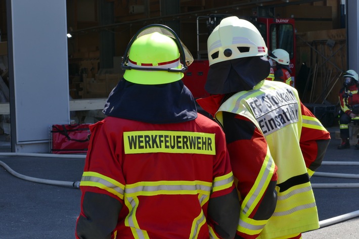 FW Stockach: Brand einer Absauganlage in einem holzverarbeitenden Betrieb