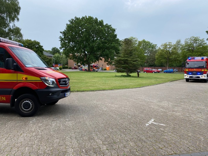 POL-WHV: Kurzfristiger Einsatz bei einer Schule in Wilhelmshaven - Verdacht, dass Reizgas besprüht wurde, keiner verletzt, Schulbetrieb verläuft ohne Störungen