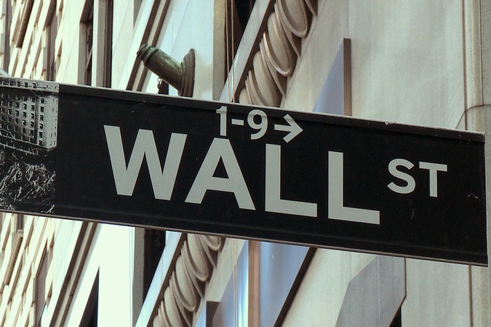 Die Wall Street ist das Zentrum der Banken und der Börse in New York, Manhattan. Weiterer Text über ots und www.presseportal.de/nr/105413 / Die Verwendung dieses Bildes ist für redaktionelle Zwecke honorarfrei. Veröffentlichung bitte unter Quellenangabe: "obs/ZDFinfo/Sony Pictures"