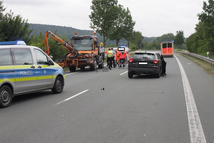 POL-HX: Audifahrer übersieht Unimog - drei Leichtverletzte