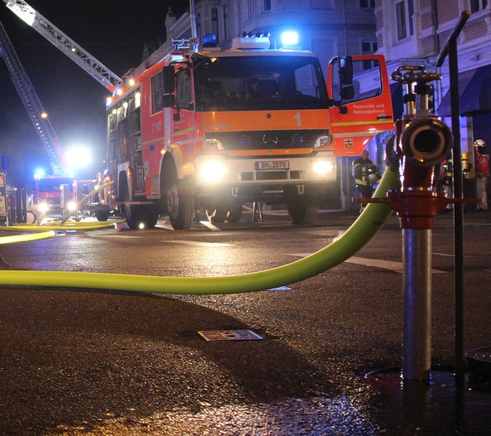 FW-BN: Unklarer Brandgeruch in einem Mehrfamilienhaus